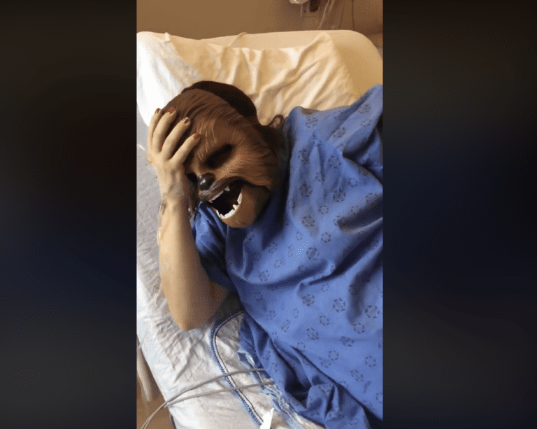 Mom gives birth while wearing Chewbacca mask