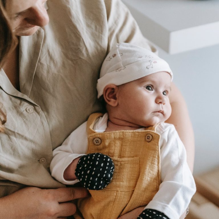 Young parents warn of dangerous “Hair Tourniquet Syndrome”