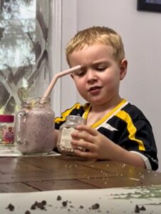 Little kid uses his comprehensive reading skills in hilarious attempt